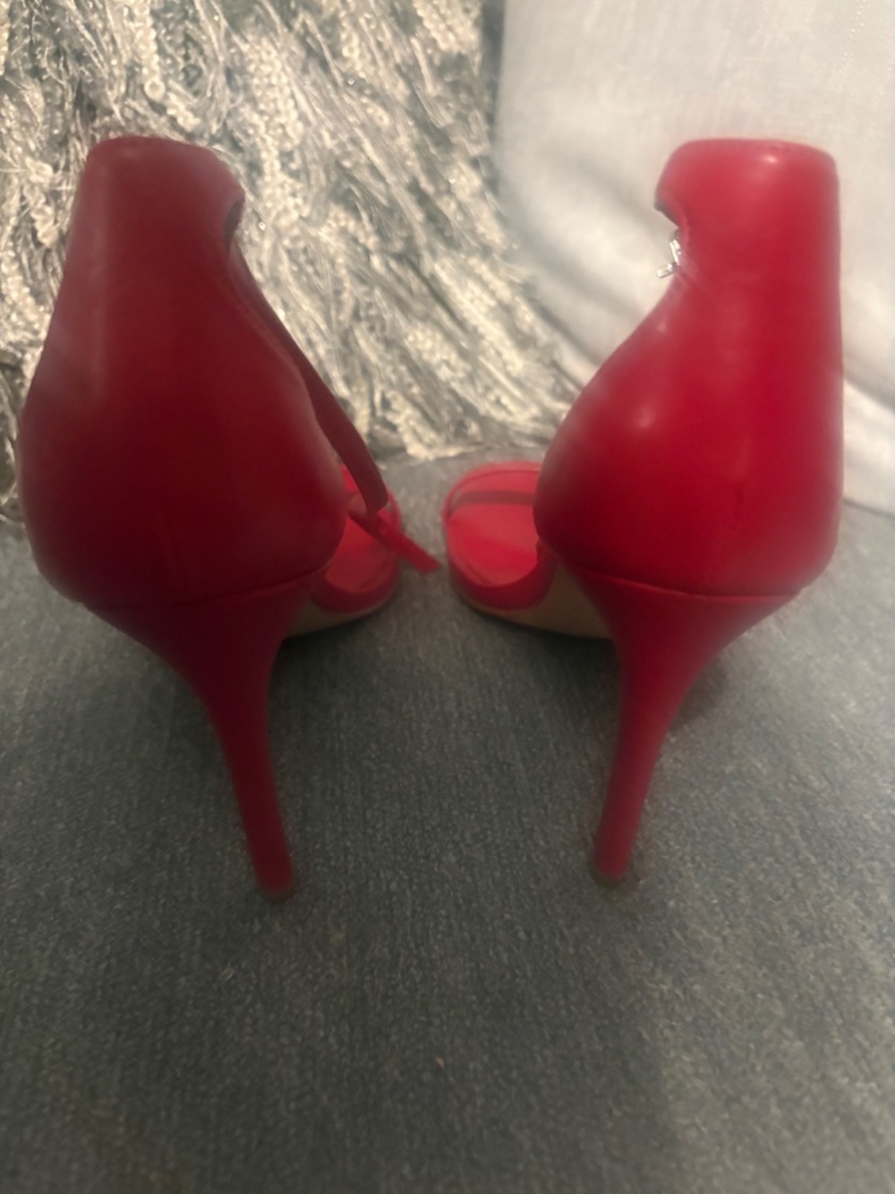 Red pump - Picture 3 of 4